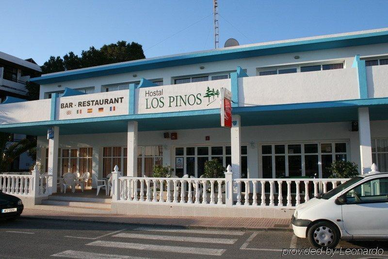 Hostal Los Pinos Эс-Кана Экстерьер фото